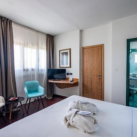 Hotel Logonovo Llido Degli Estensi Ngoại thất bức ảnh