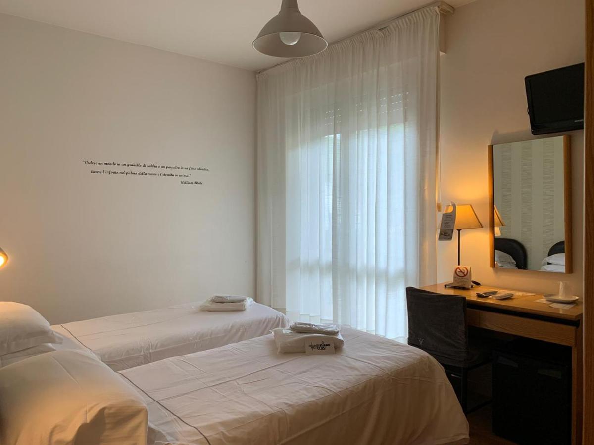 Hotel Logonovo Llido Degli Estensi Ngoại thất bức ảnh