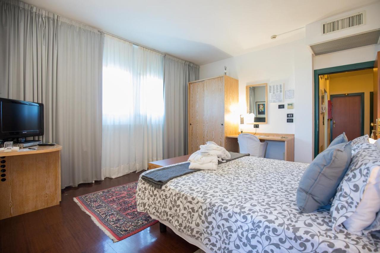 Hotel Logonovo Llido Degli Estensi Ngoại thất bức ảnh