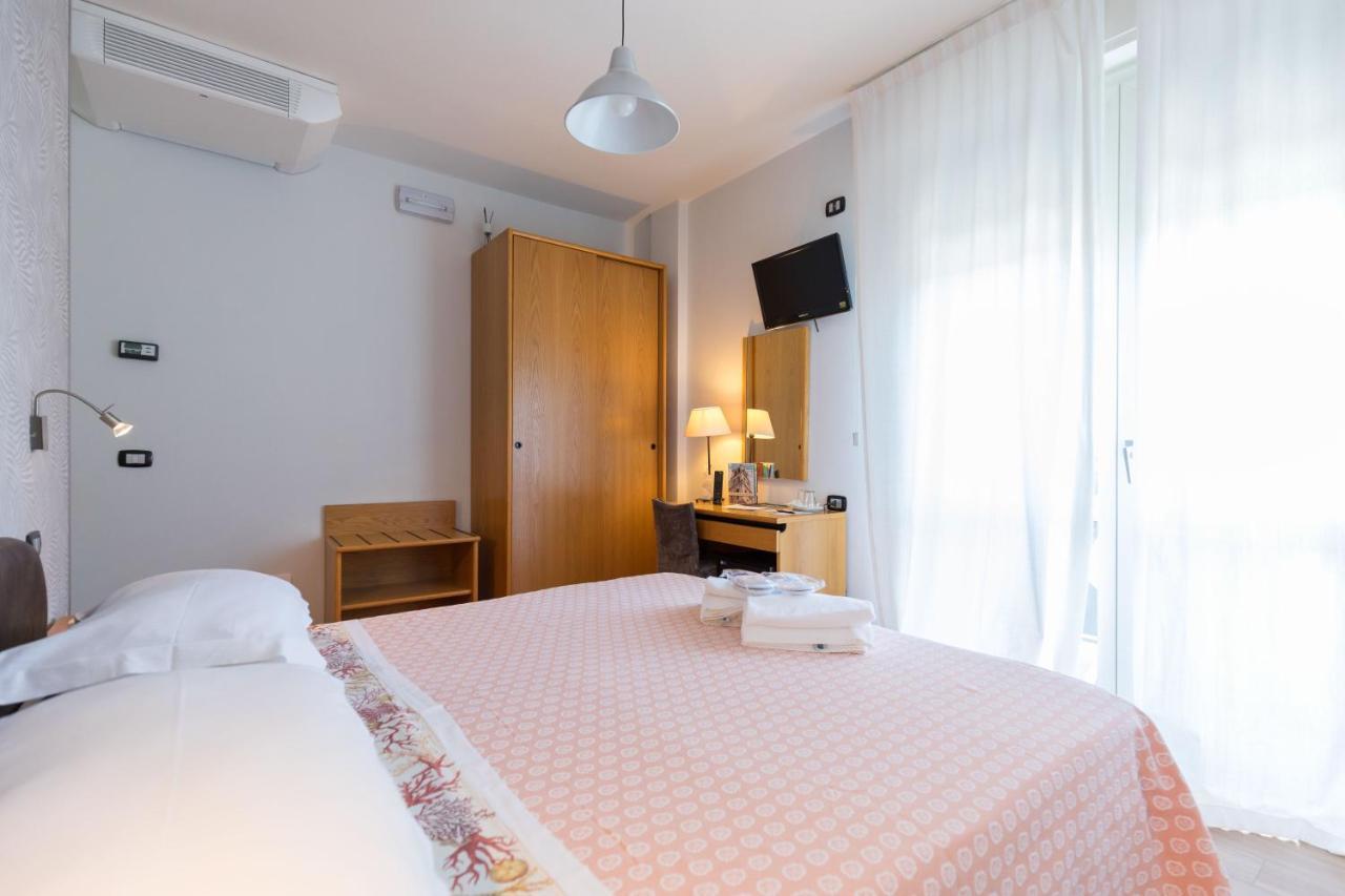 Hotel Logonovo Llido Degli Estensi Ngoại thất bức ảnh
