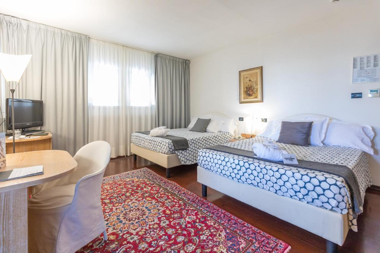 Hotel Logonovo Llido Degli Estensi Ngoại thất bức ảnh