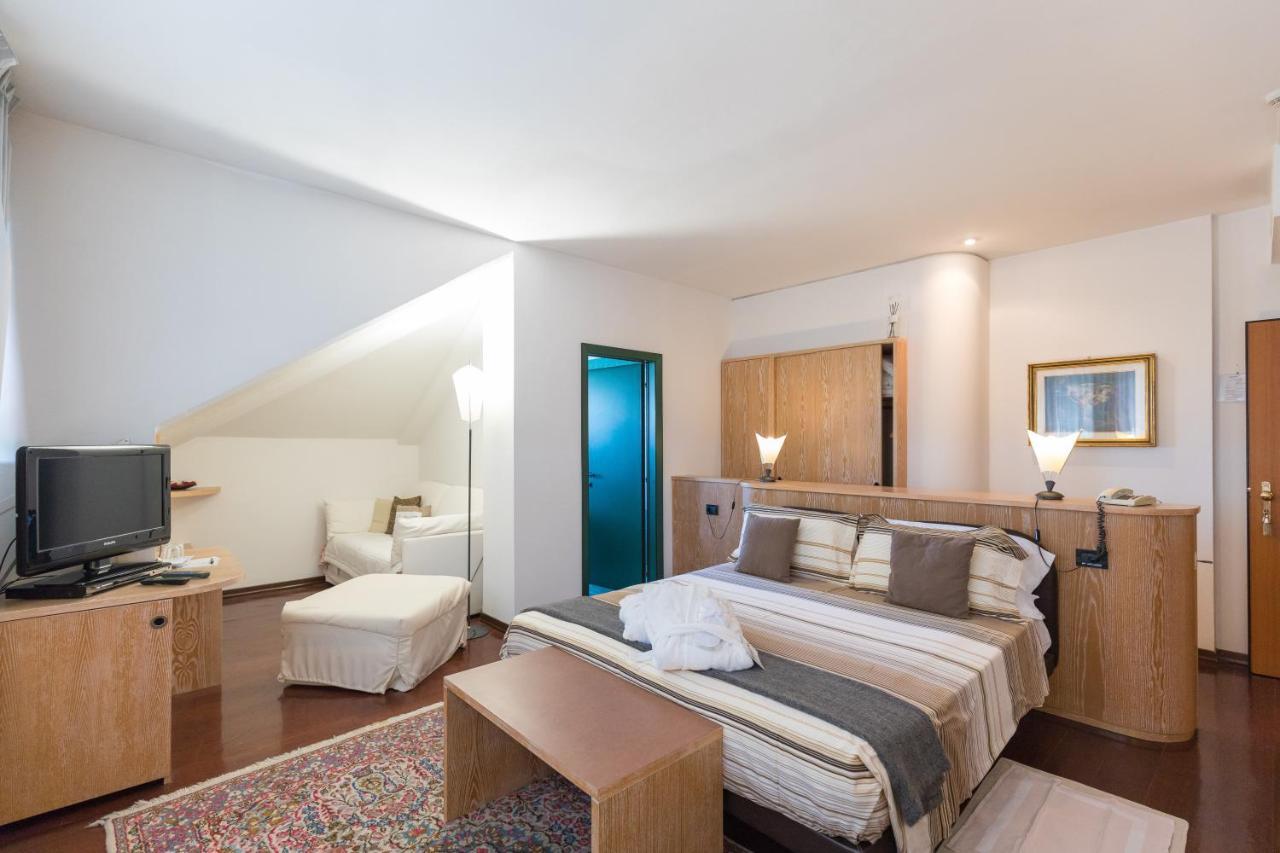 Hotel Logonovo Llido Degli Estensi Ngoại thất bức ảnh